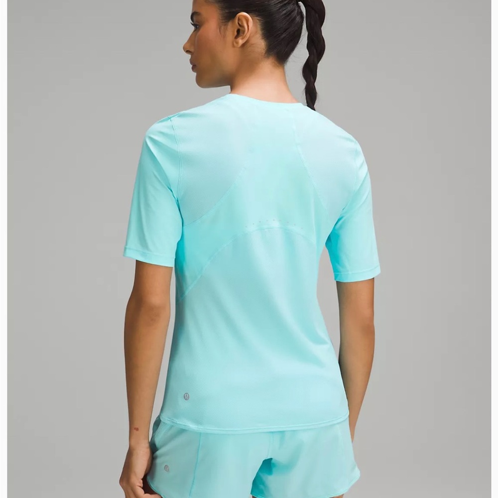 Lululemon lightweight trail running t-shirt